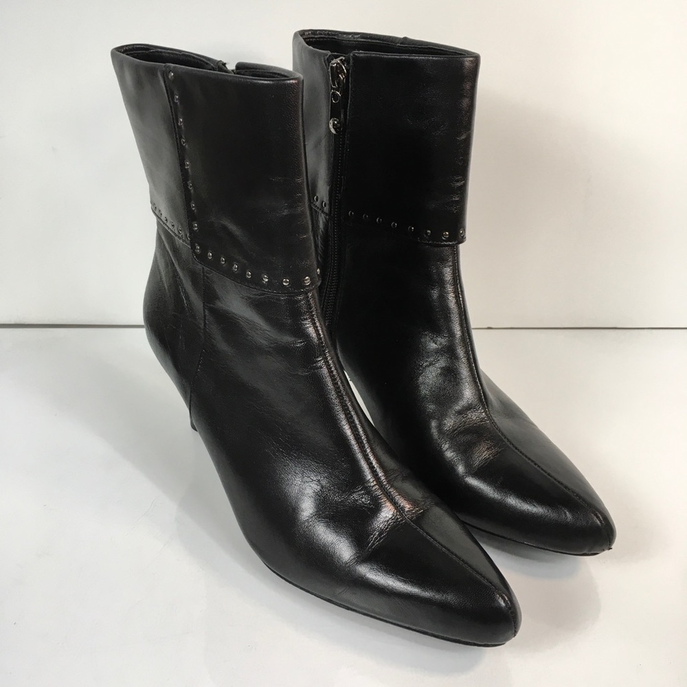 Tahari “Primer” Ankle Boots Black Leather Size 8